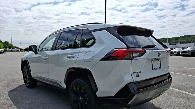 2024 Toyota RAV4 Hybrid SE