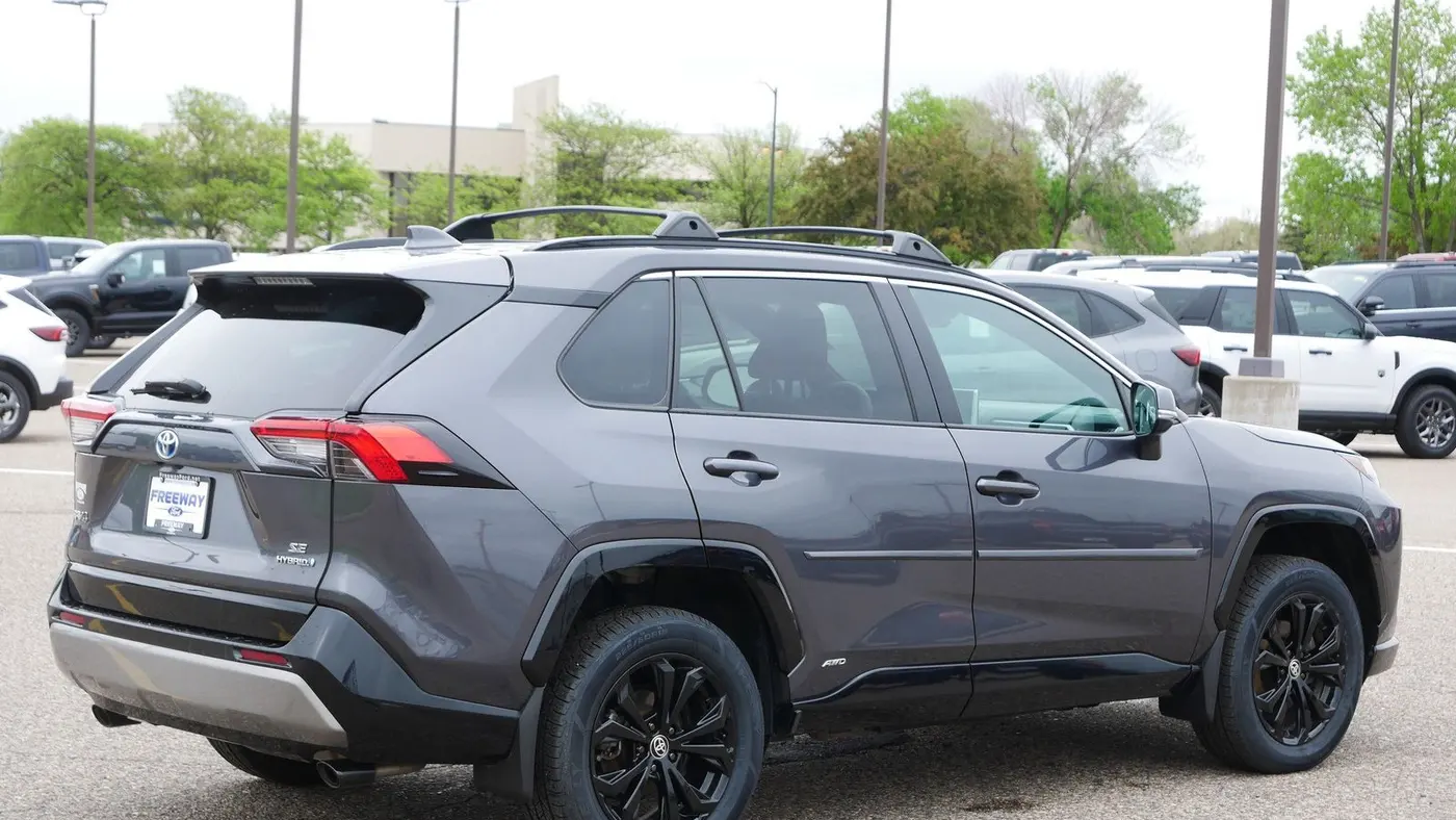 2024 Toyota RAV4 Hybrid SE