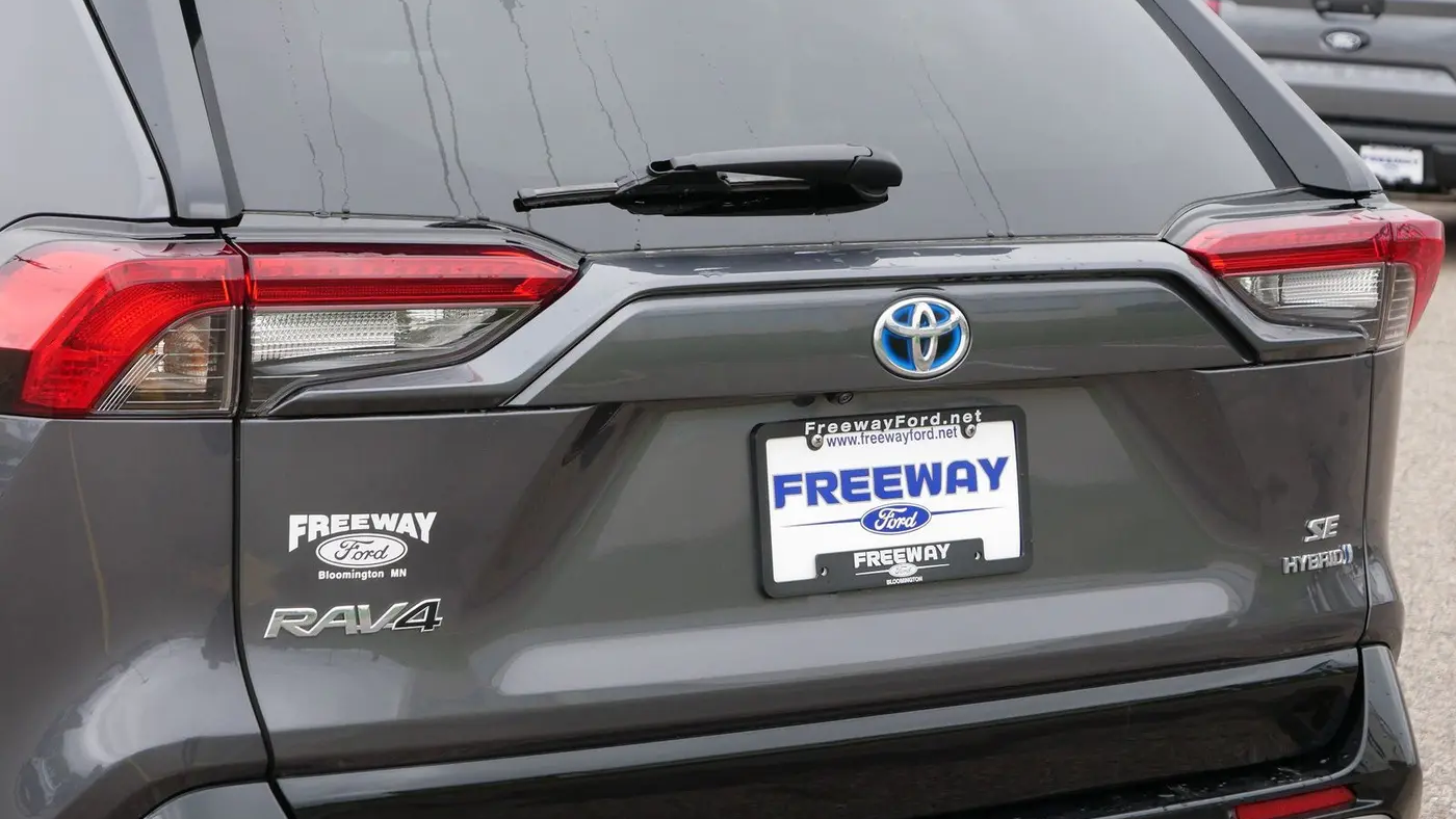 2024 Toyota RAV4 Hybrid SE