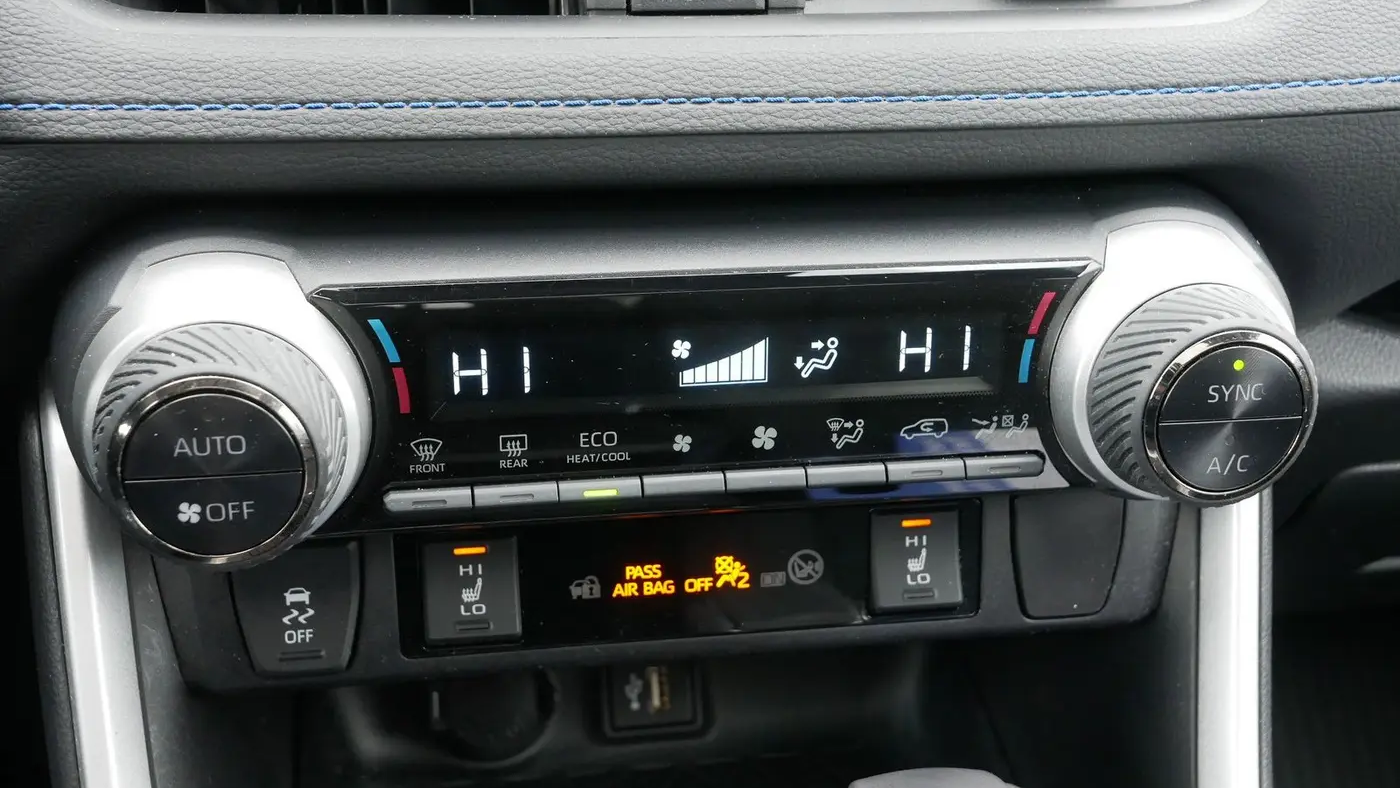 2024 Toyota RAV4 Hybrid SE