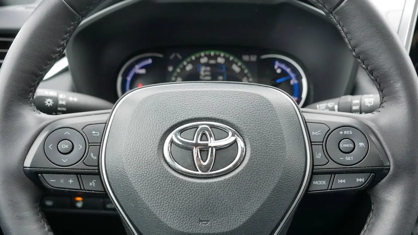 2024 Toyota RAV4 Hybrid SE