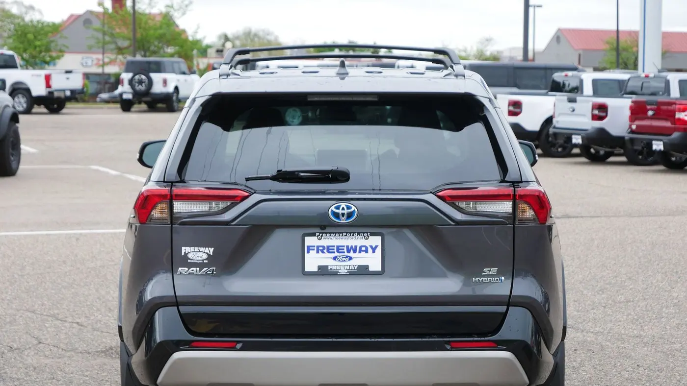 2024 Toyota RAV4 Hybrid SE
