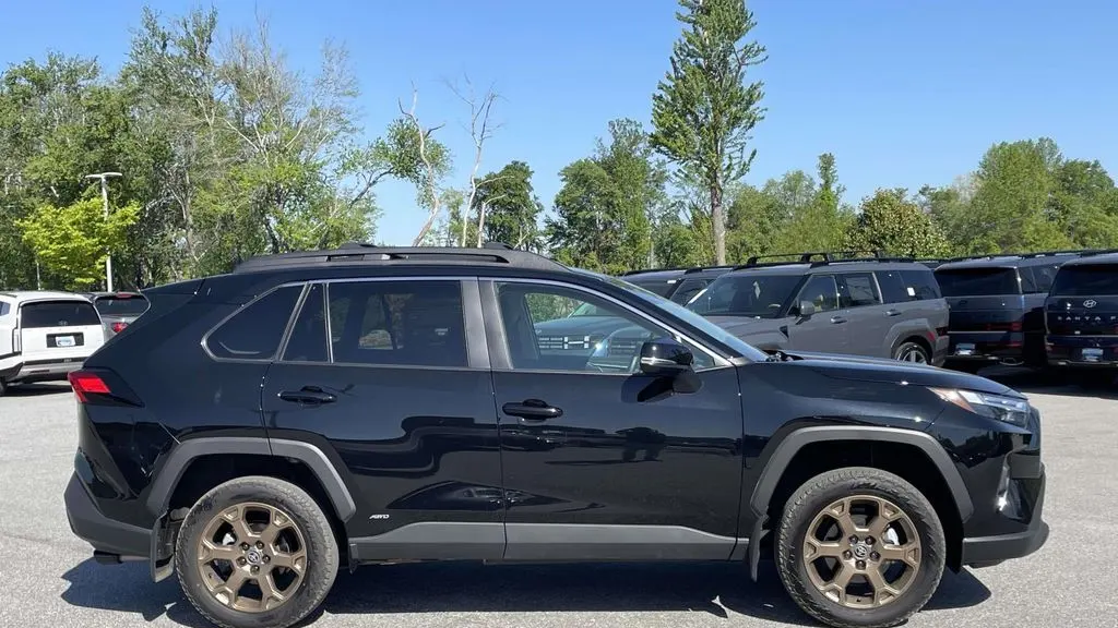 2025 Toyota RAV4 Hybrid Woodland Edition