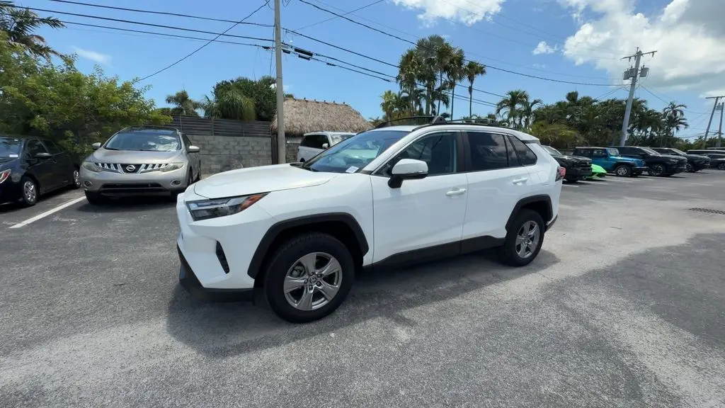2025 Toyota RAV4 XLE