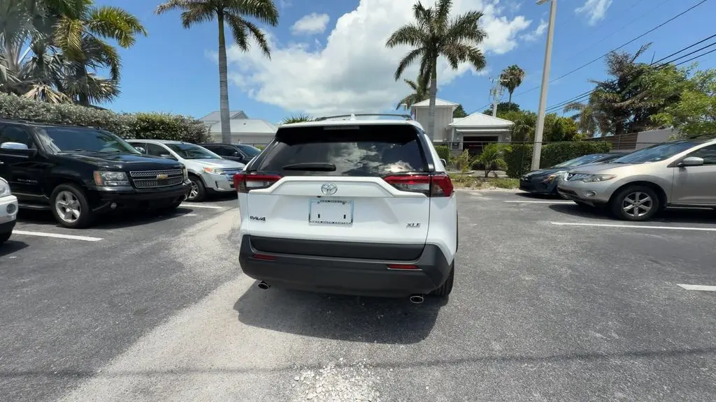 2025 Toyota RAV4 XLE