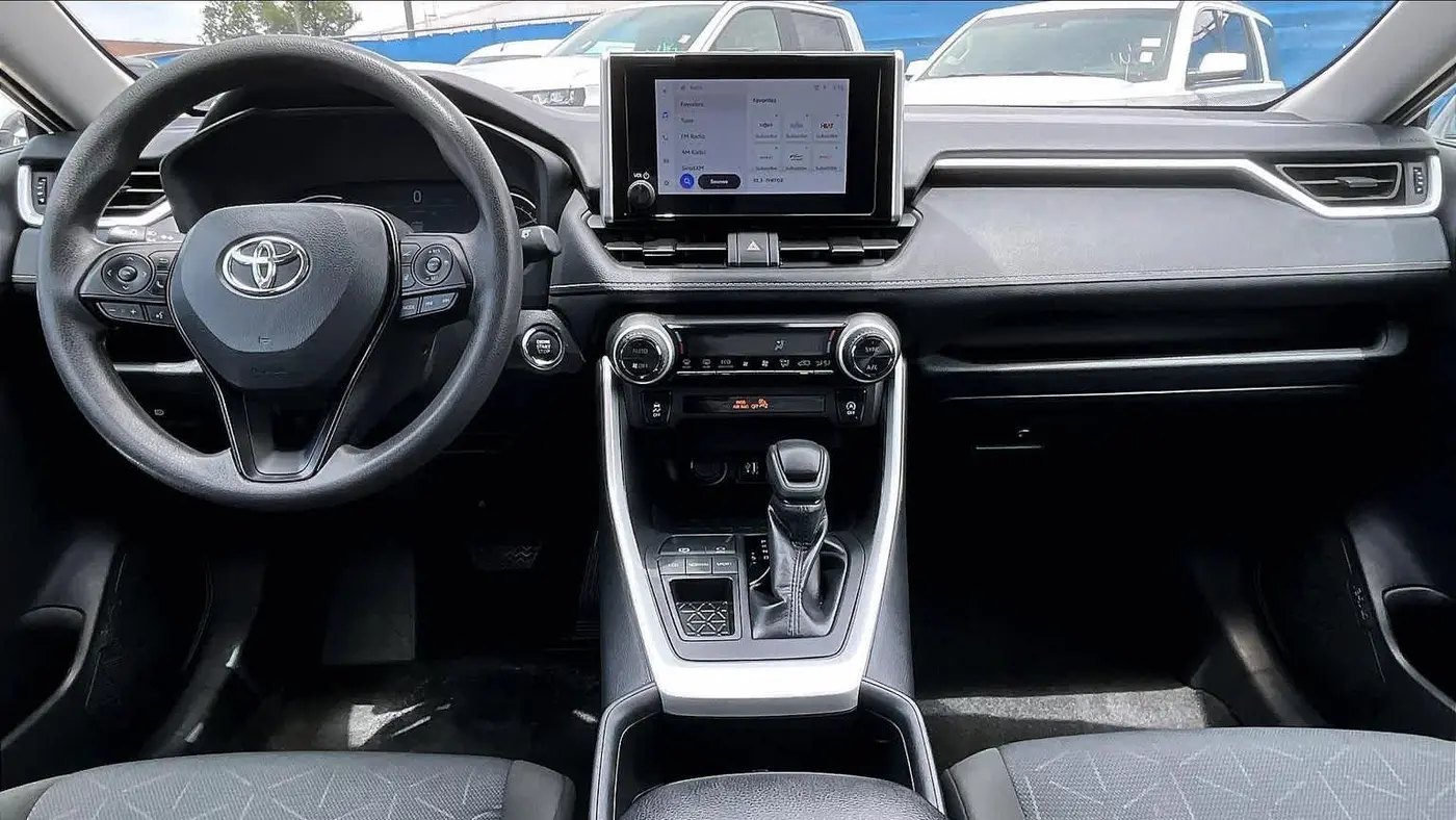 2025 Toyota RAV4 XLE