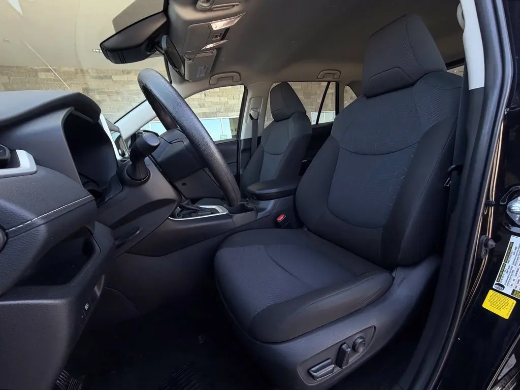 2025 Toyota RAV4 - $27,000