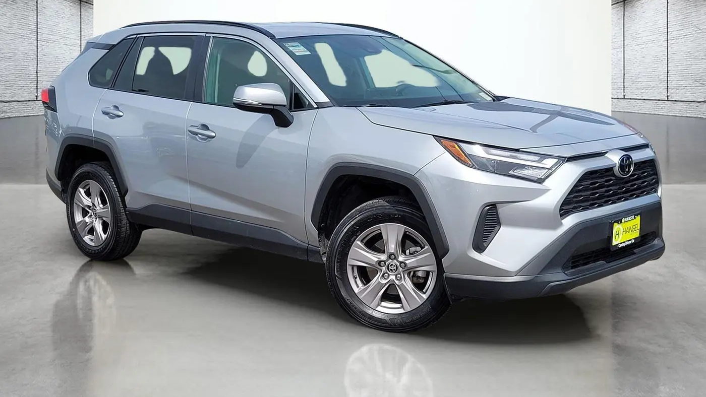 2025 Toyota RAV4 XLE