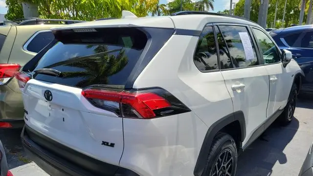 2021 Toyota RAV4 XLE