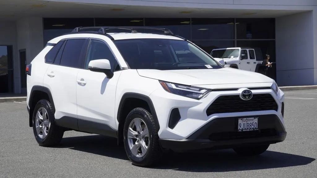 2023 Toyota RAV4 XLE
