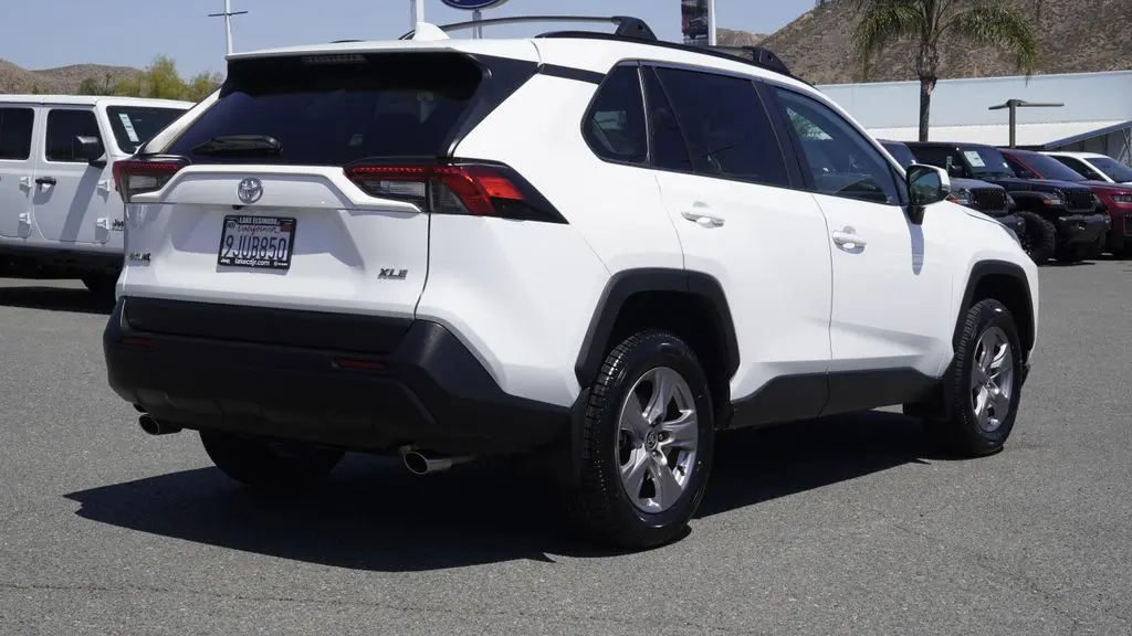 2023 Toyota RAV4 XLE