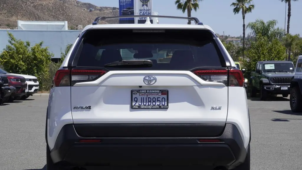 2023 Toyota RAV4 XLE