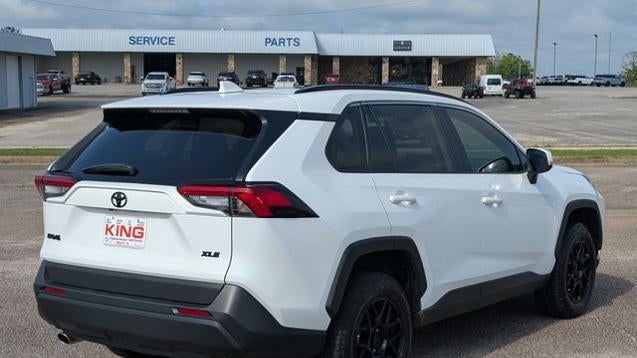 2022 Toyota RAV4 XLE