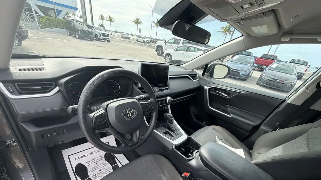 2023 Toyota RAV4 XLE