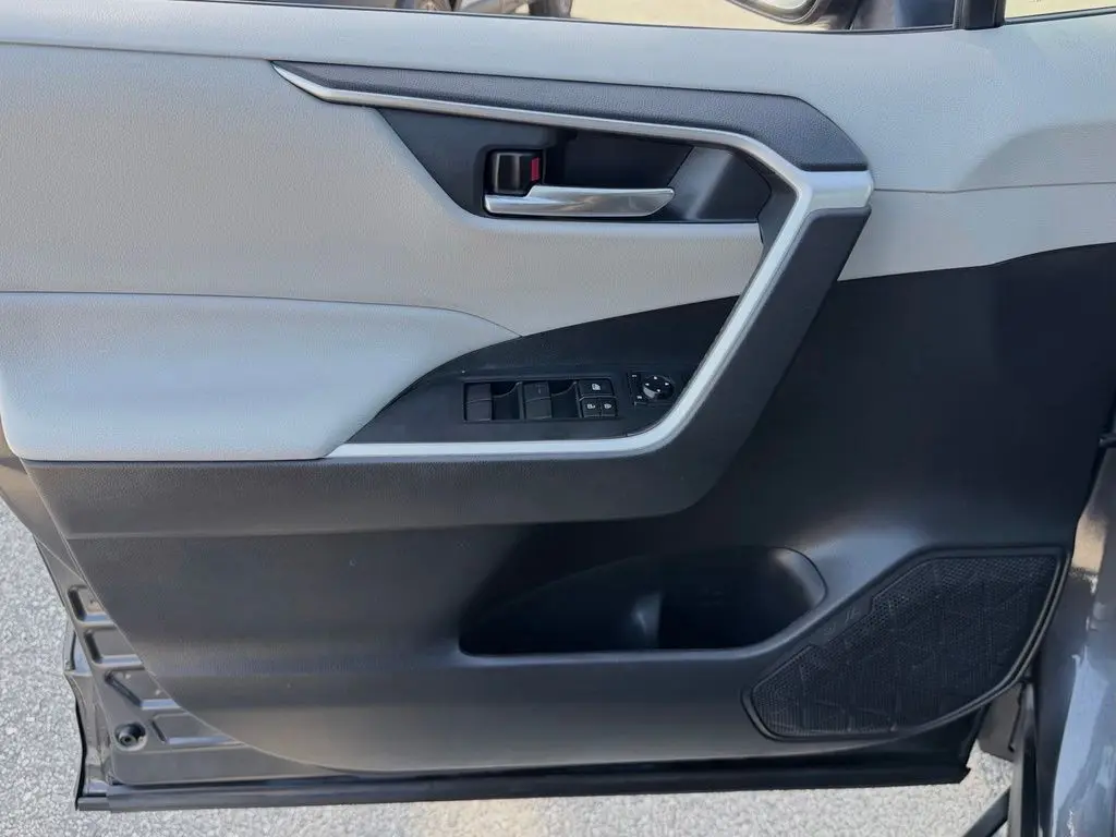 2020 Toyota RAV4 - $21,701