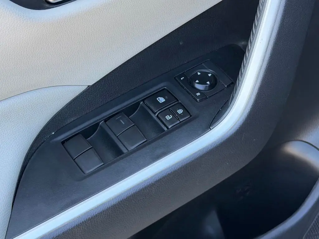 2020 Toyota RAV4 - $21,701