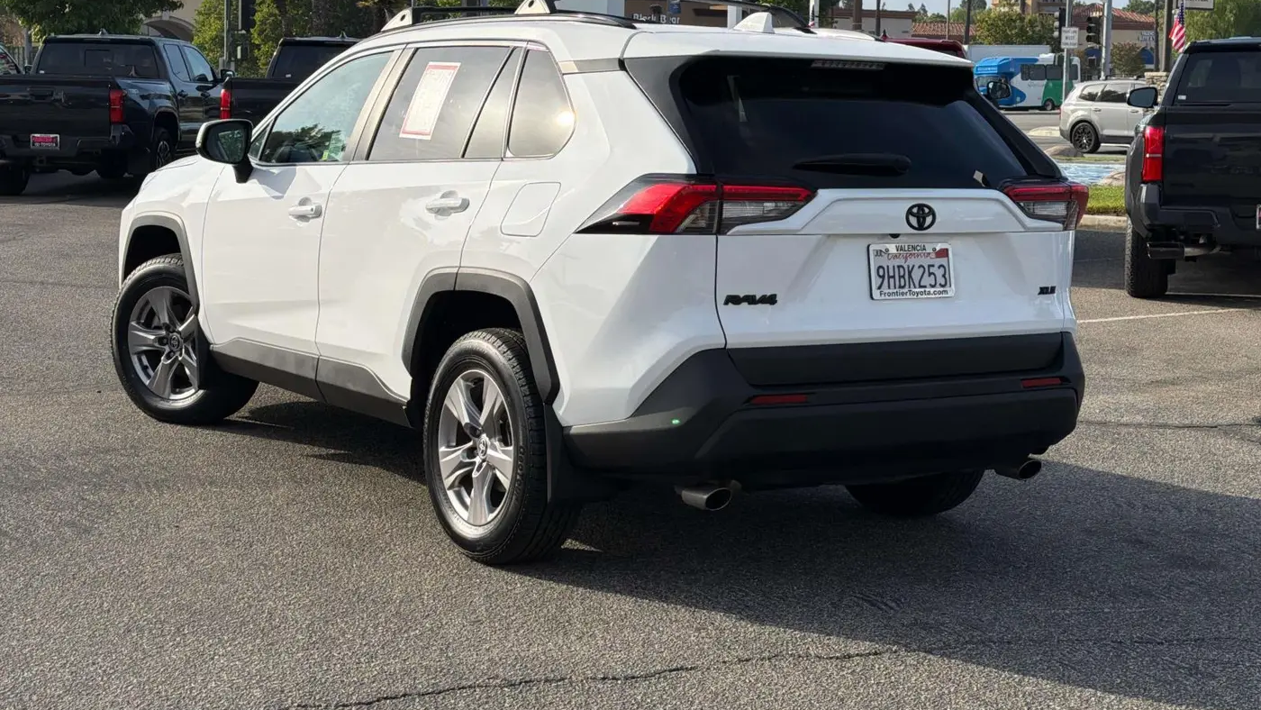 2023 Toyota RAV4 XLE