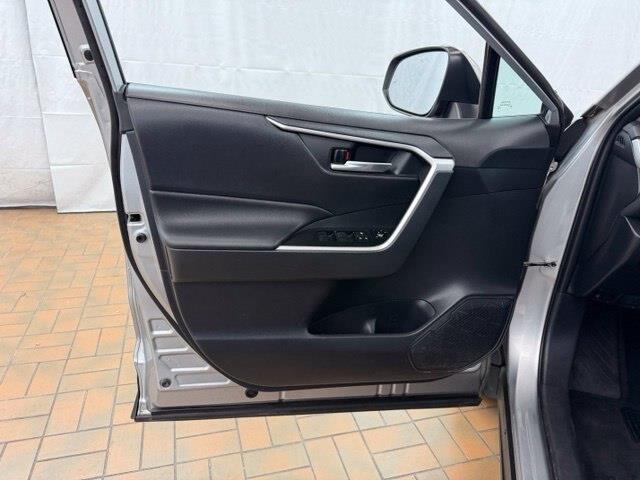 2019 Toyota RAV4 - $18,500
