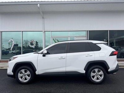 2020 Toyota RAV4 XLE 4DR SUV