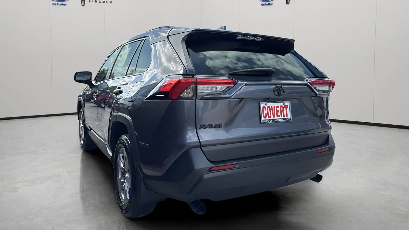 2025 Toyota RAV4 XLE