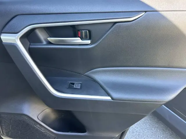 2025 Toyota RAV4 - $30,502