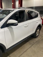 2015 RAV4 Thumbnail 3