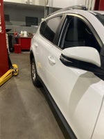 2015 RAV4 Thumbnail 11