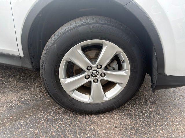 2015 Toyota RAV4 XLE — photo 1 of 12