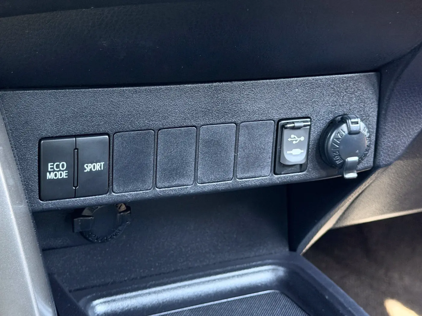 2015 Toyota RAV4 - $10,250