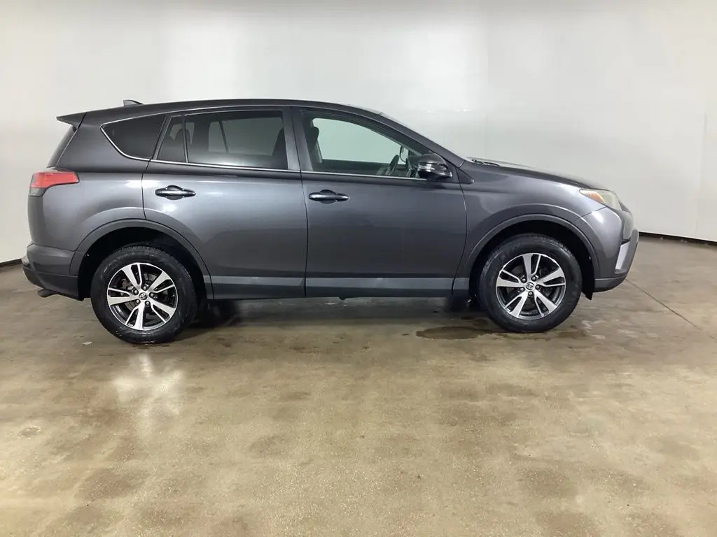 2018 Toyota RAV4 - $15,564