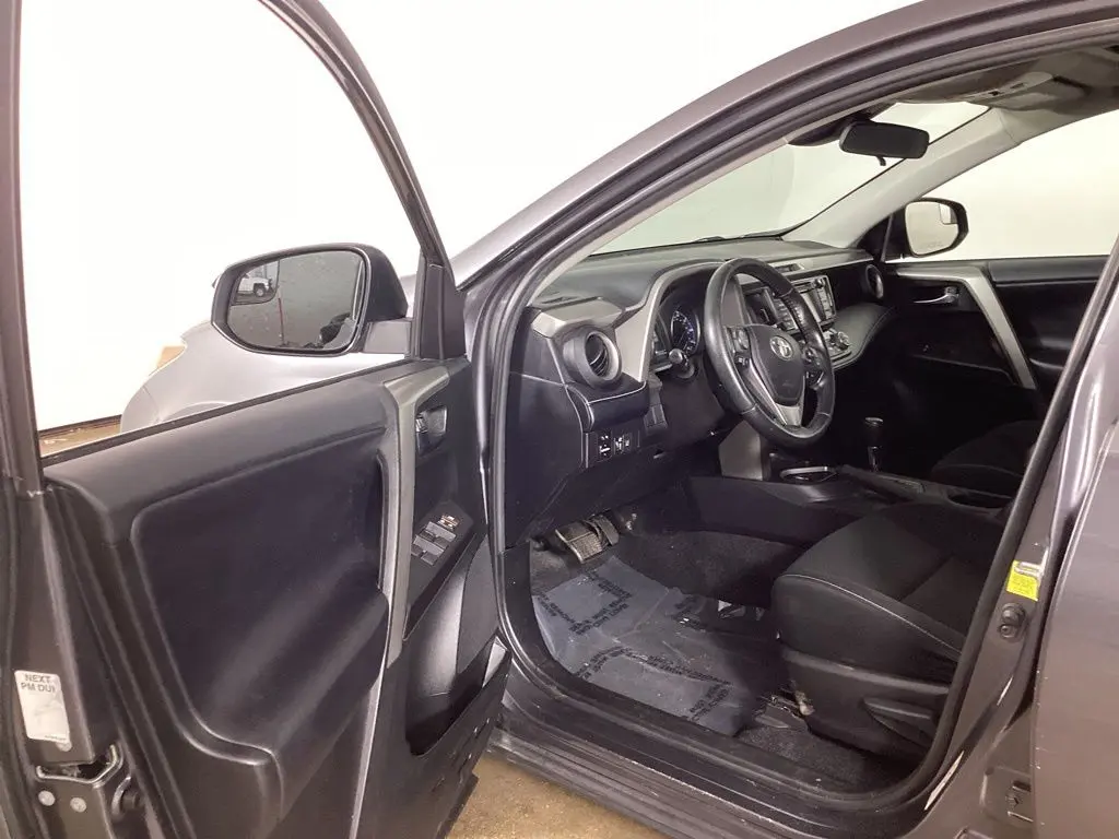 2018 Toyota RAV4 - $15,564