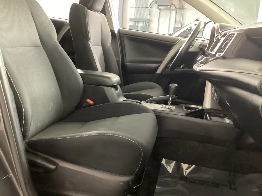 2018 Toyota RAV4 - $15,564