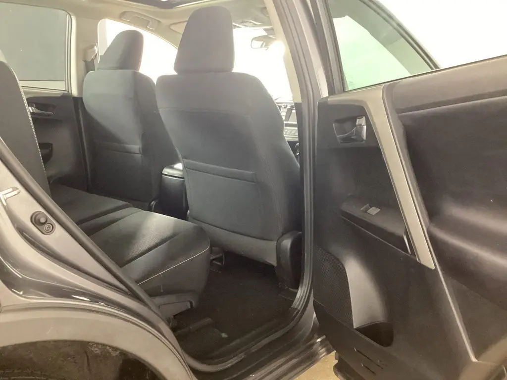 2018 Toyota RAV4 - $15,564
