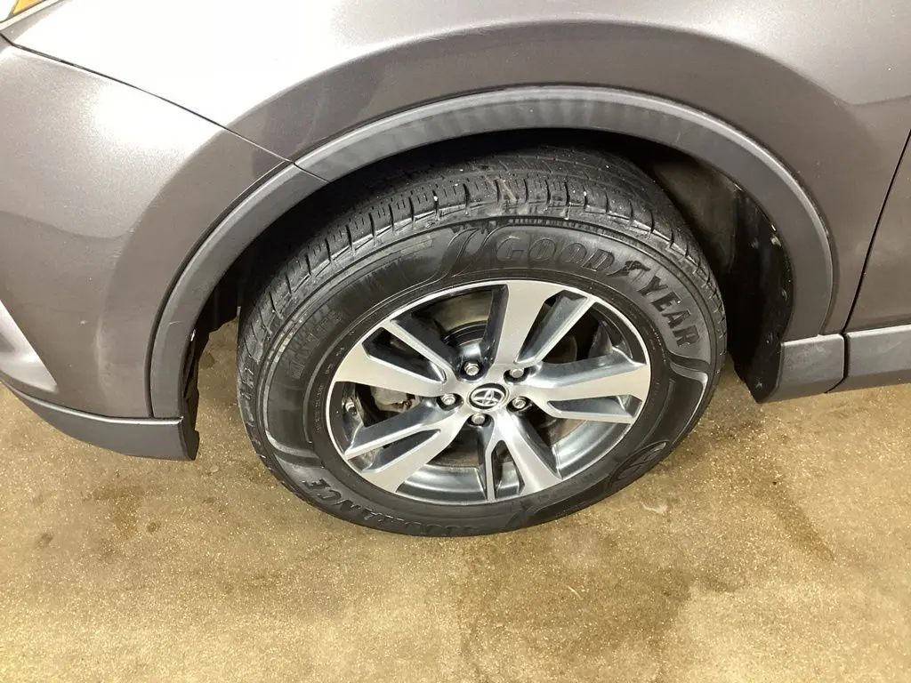 2018 Toyota RAV4 - $15,564