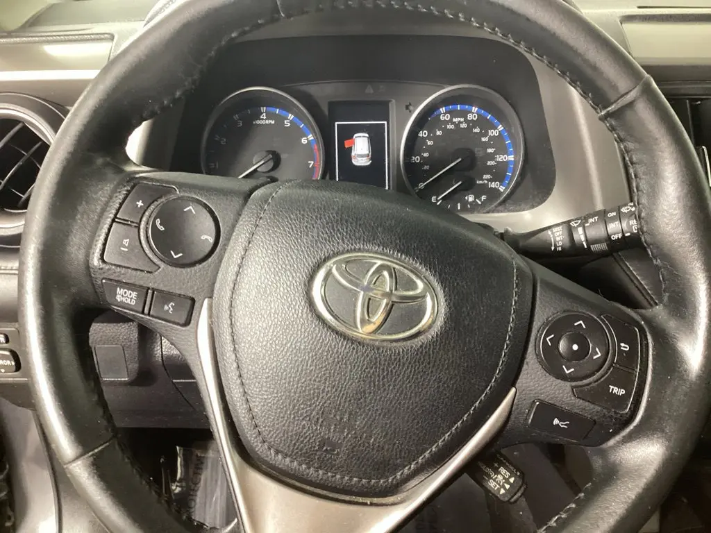 2018 Toyota RAV4 - $15,330