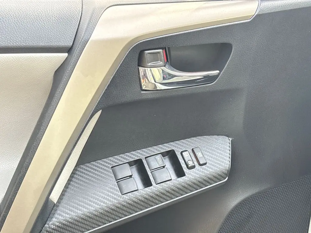2015 Toyota RAV4 - $15,800