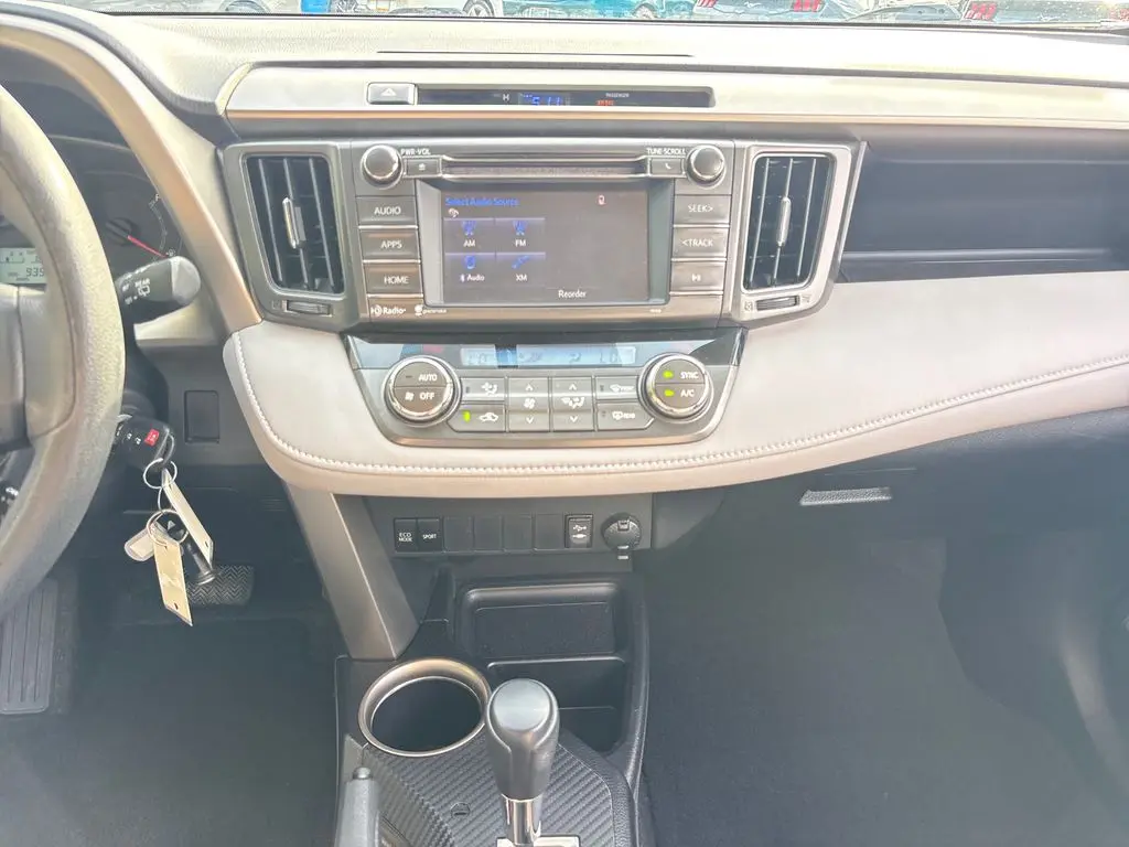 2015 Toyota RAV4 - $15,800