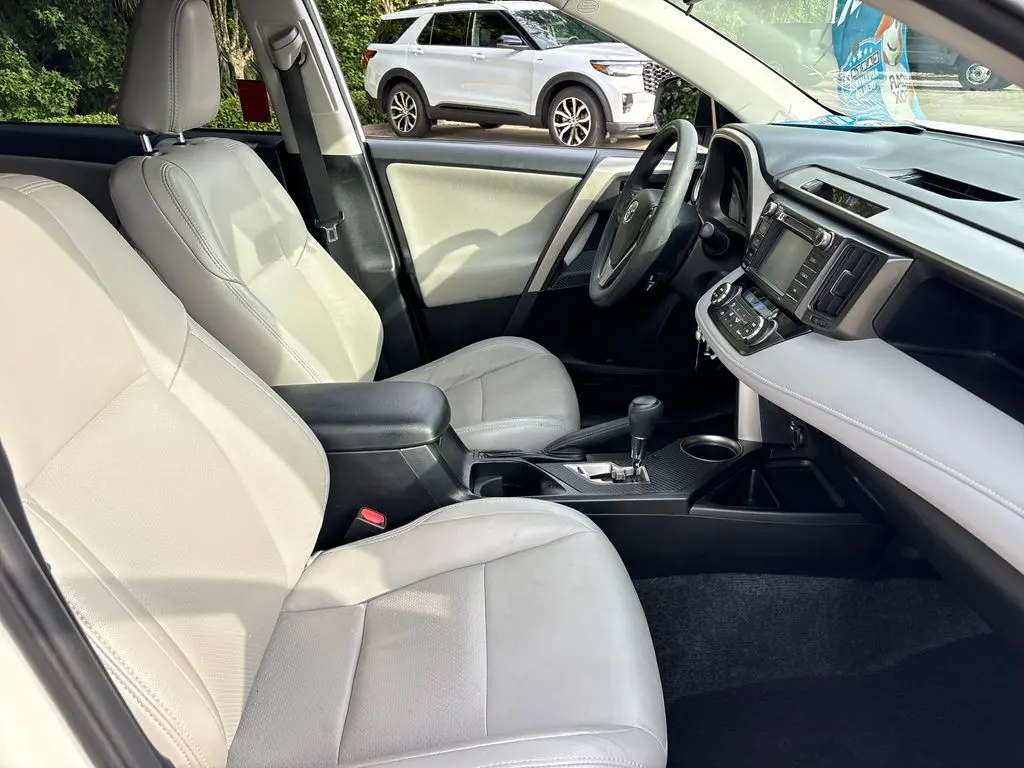 2015 Toyota RAV4 - $15,800