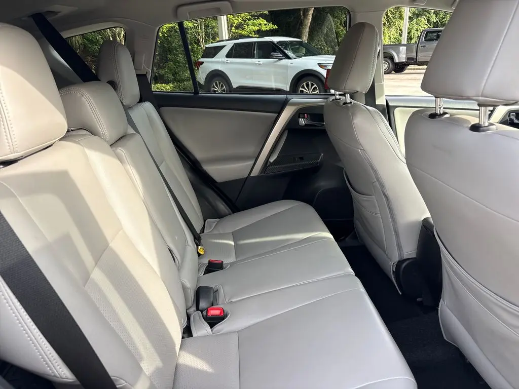 2015 Toyota RAV4 - $15,800