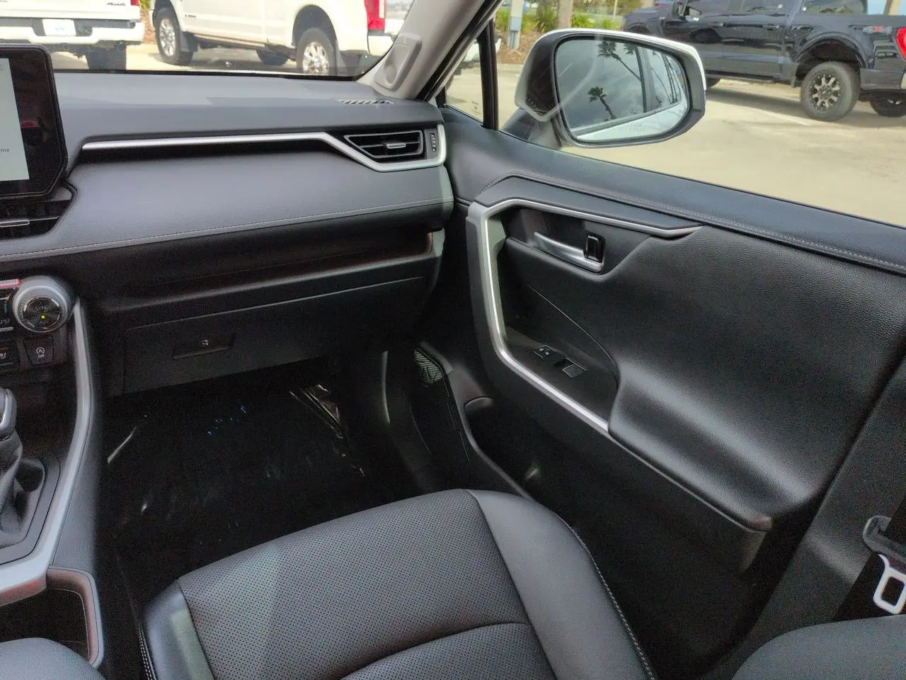 2025 Toyota RAV4 - $41,266