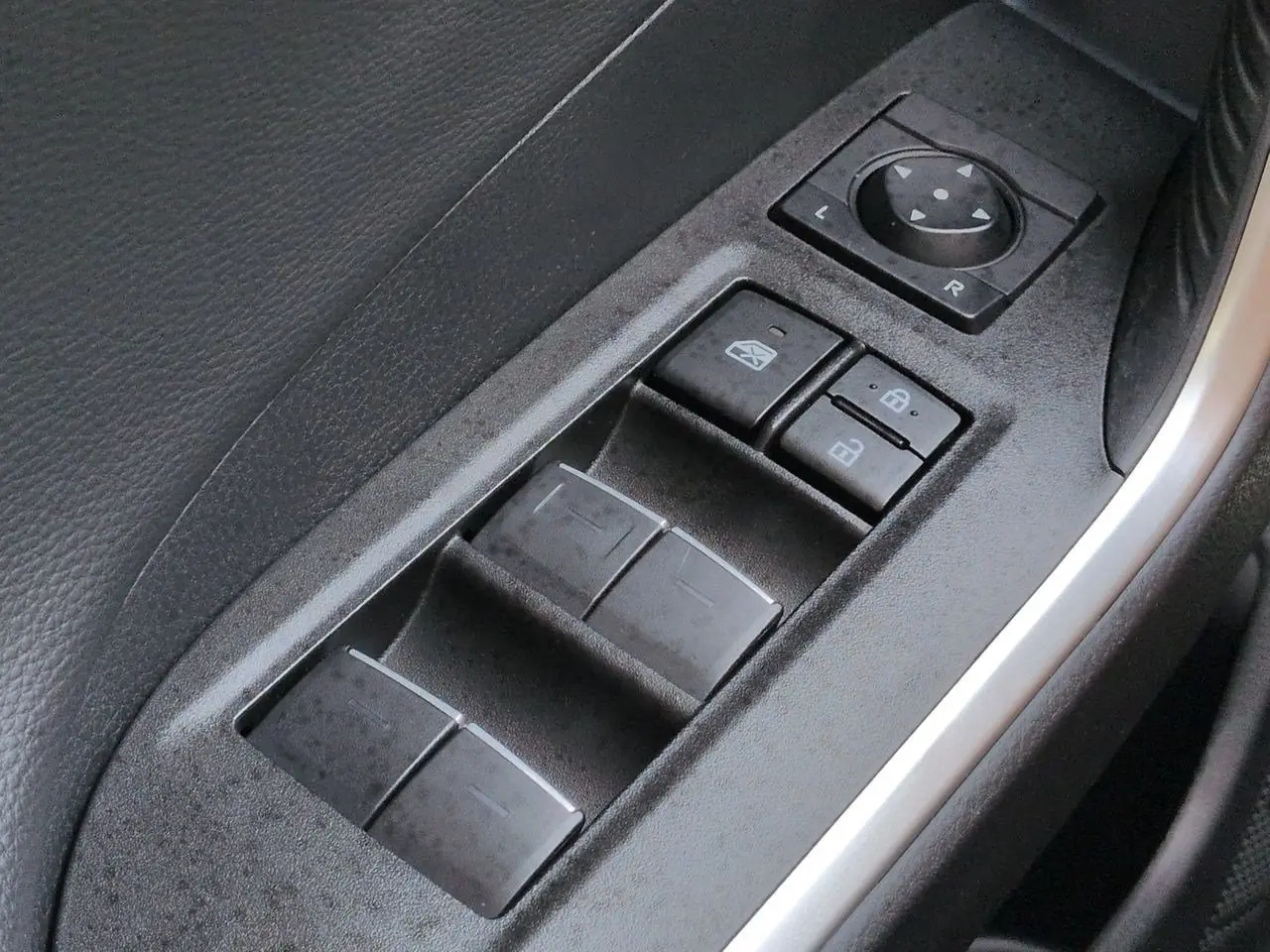 2025 Toyota RAV4 - $41,266