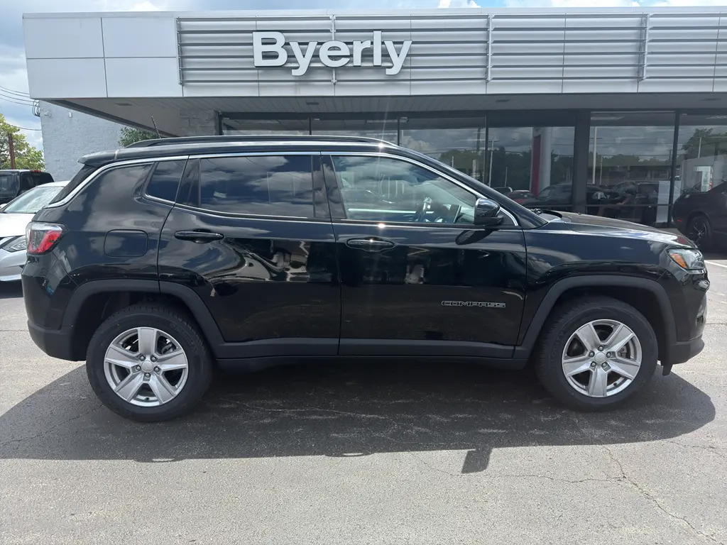 2022 Jeep Compass - $24,995