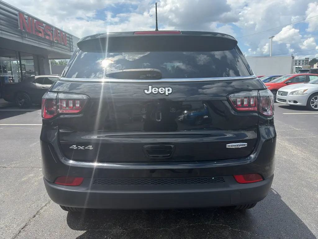 2022 Jeep Compass - $24,995