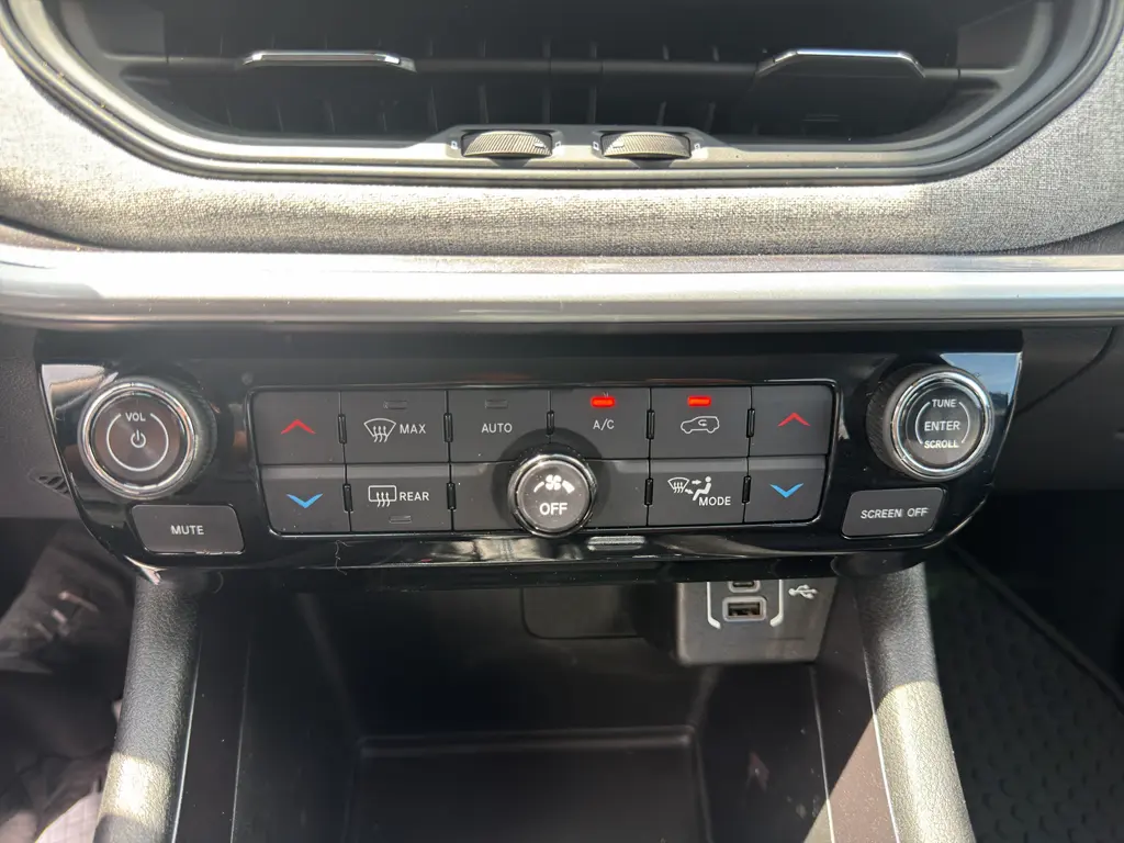 2022 Jeep Compass - $24,995