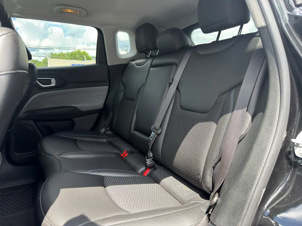 2022 Jeep Compass - $24,995