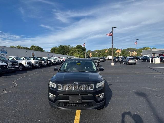 2018 Jeep Compass Latitude — photo 1 of 10