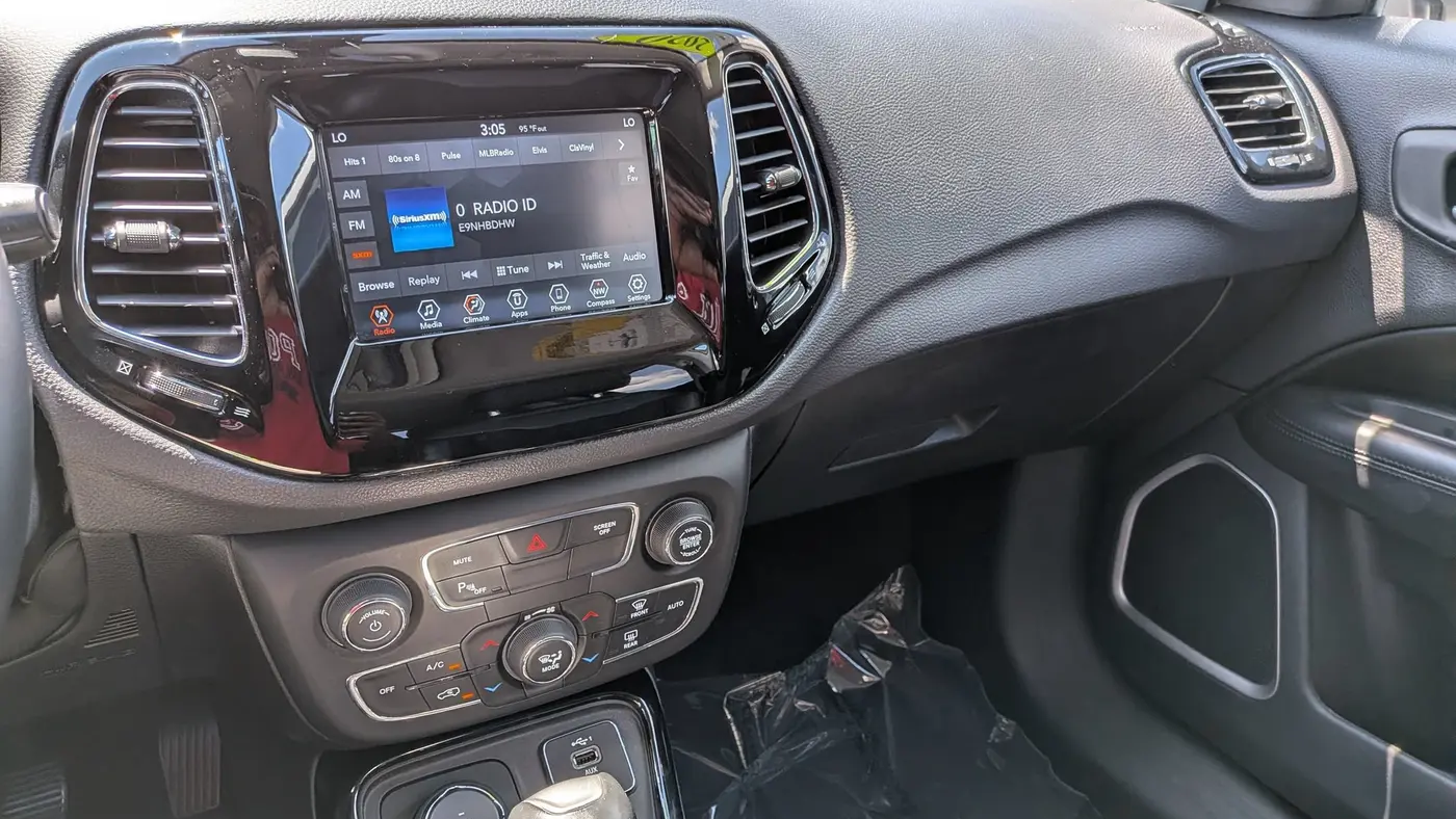 2020 Jeep Compass Sun and Safety Edition