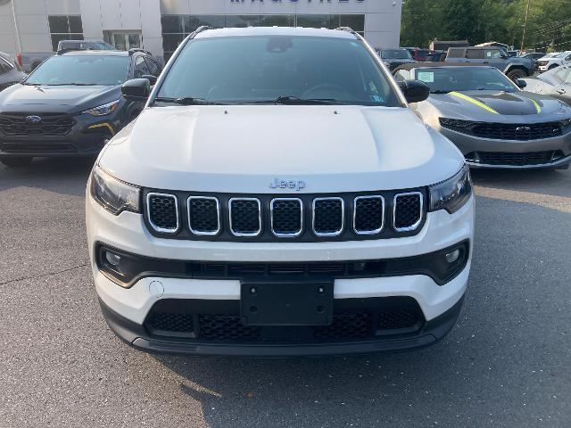 2023 Jeep Compass Latitude — photo 1 of 24