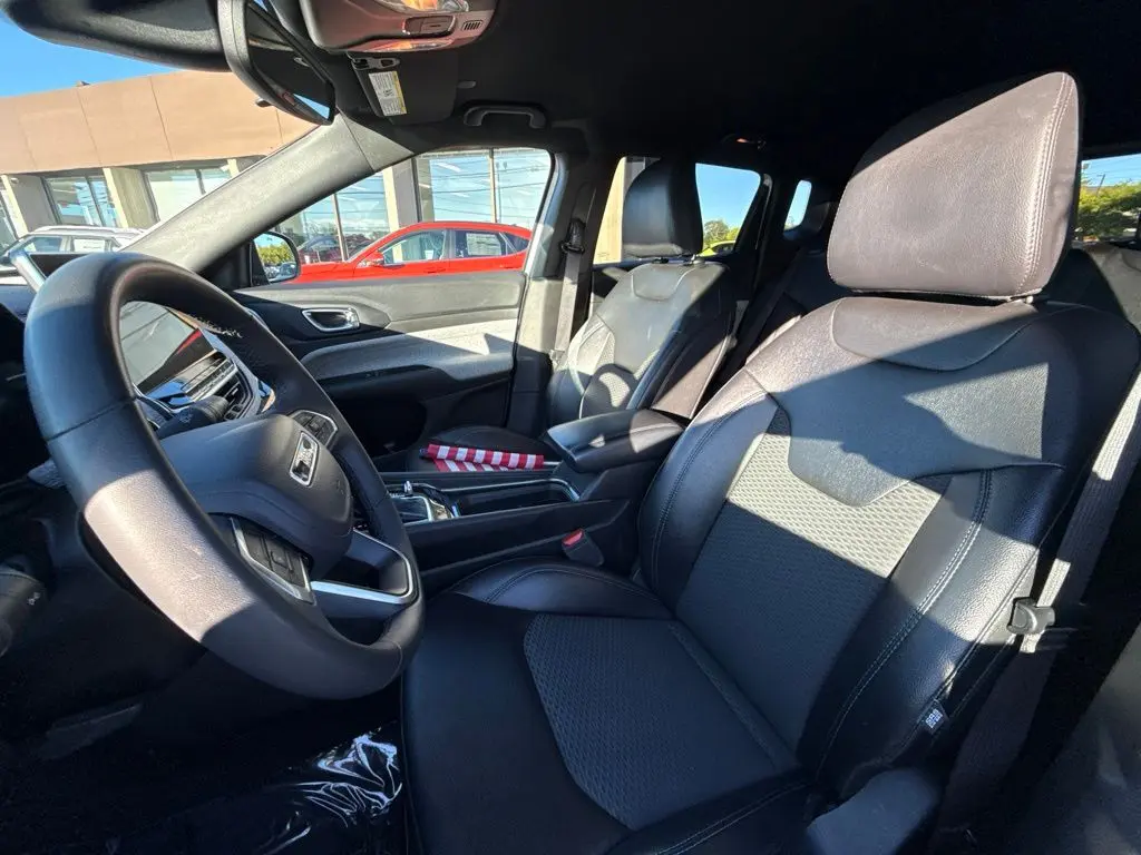 2024 Jeep Compass - $18,700