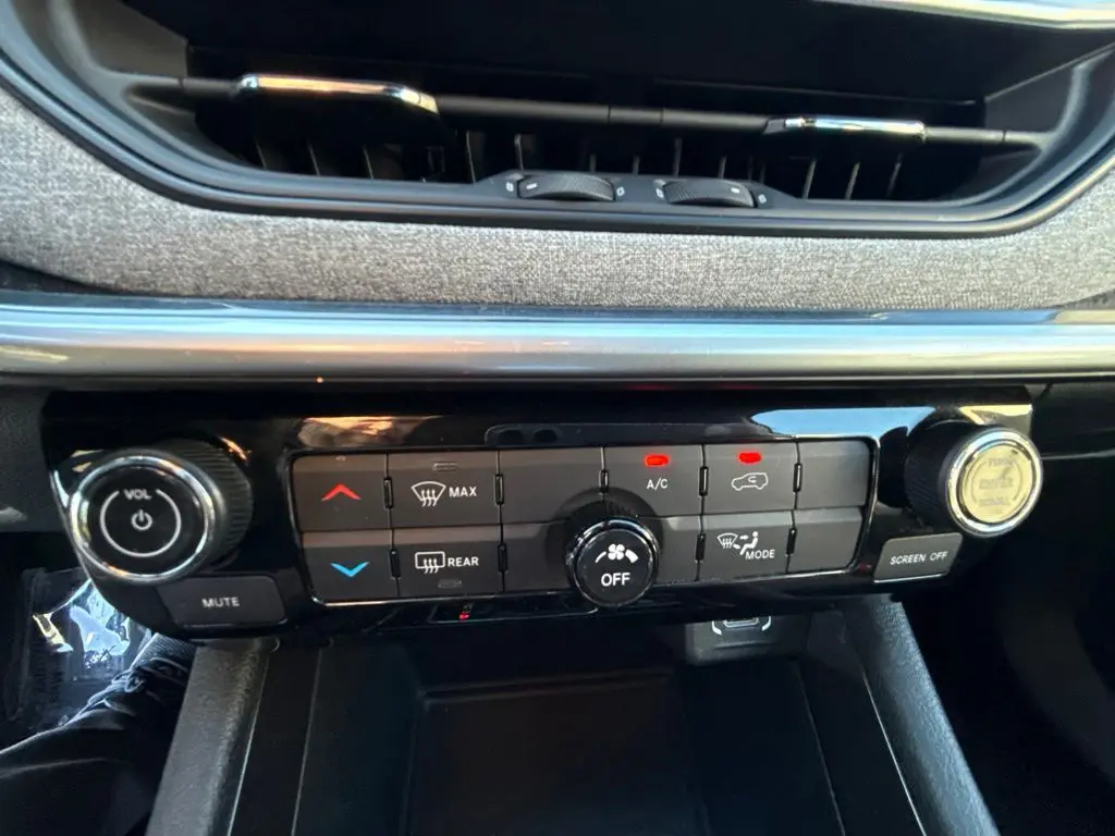 2024 Jeep Compass - $18,700
